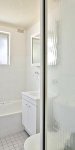 Enjoying a peaceful locale of superb convenience - Photo 3