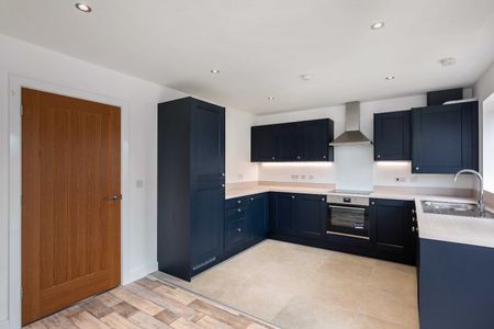 3 bedroom semi-detached house to rent - Photo 5