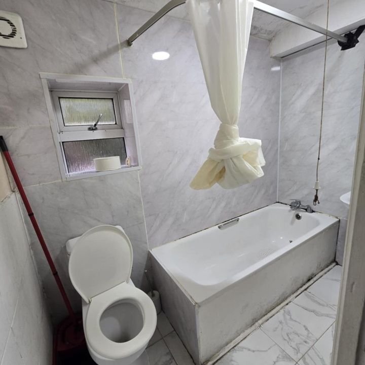 2 Bed Flat, Oxford Road, IG1 - Photo 1