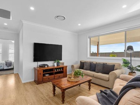 Modern Elevated Home with Stunning Outlook - Photo 2