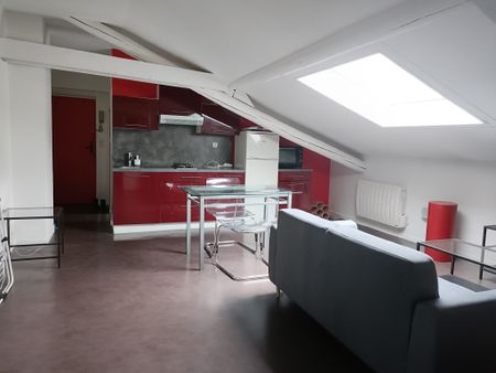 Appartement RUE PIERRE BROSSOLETTE - Photo 3