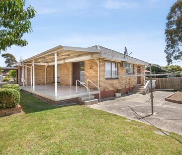 MULGRAVE’S HIDDEN GEM – SPACIOUS FAMILY HOME WITH TIMELESS CHARM! - Photo 5