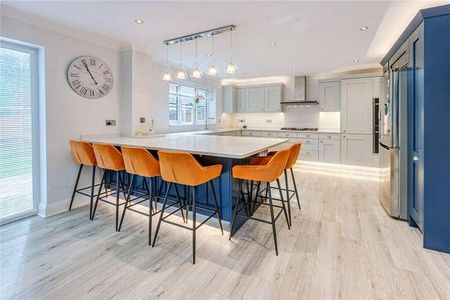 Elderberry Close, Bricket Wood, St. Albans, Hertfordshire, AL2 - Photo 2