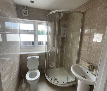 1 Bed Flat, Selby Road, LS15 - Photo 4