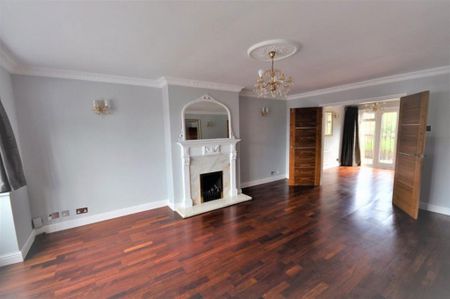 5 bedroom detached house to rent - Photo 2