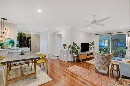 Spacious Coastal Home in a Prime Central Location!! - Photo 4