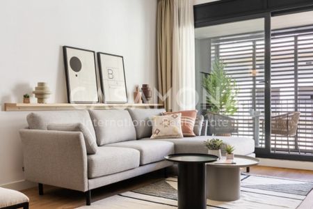 Modern and Chic Apartment in Gracia with Private Balcony - Photo 5