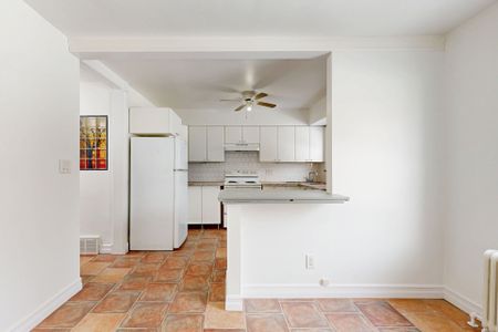 For Lease - 686A The Queensway N/A, Toronto, Ontario - Photo 5