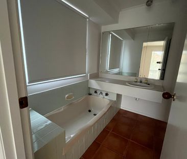 18 McKellar Avenue, Hoppers Crossing, Vic 3029 - Photo 6