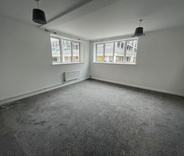 3 bedroom flat to rent - Photo 2