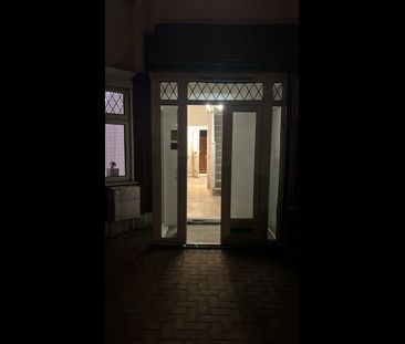 3 Bed Terraced House, Yoxley Drive, IG2 - Photo 4