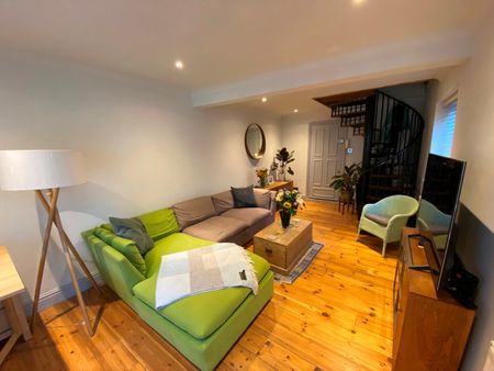 1 Bed Flat, Lebanon Gardens, SW18 - Photo 2