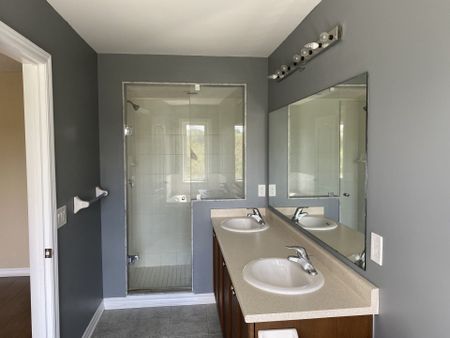 For Lease - 489 Caboto Trail, Markham, Ontario - Photo 4