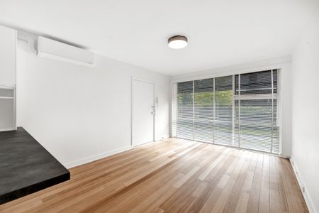 Bright, North-Facing Apartment in Prahran - Photo 4
