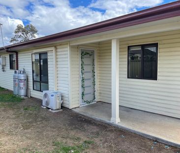 Fantaqstic 2 bedroom granny flat! - Photo 2