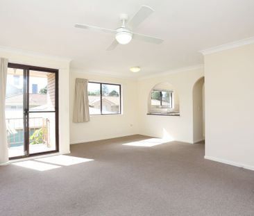 CENTRAL TWO BEDROOM UNIT - Photo 2