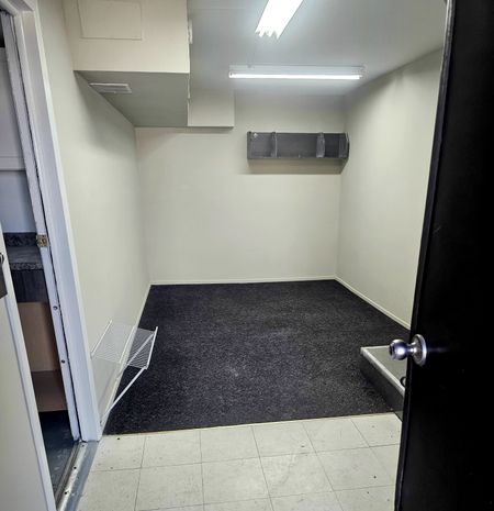 For Lease - 215 Roberts Road Unit# upper back, Grimsby, Ontario - Photo 2