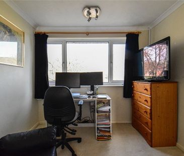 A delightful 3 bedroom mid-terrace property to rent in the popular ... - Photo 5