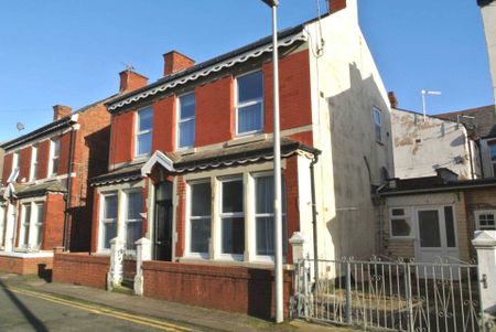 Byron Street, Blackpool, FY4 1DE - Photo 2