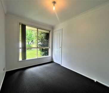 SHORT DISTANCE TO SCHOOLS AND LOCAL SHOPPING CENTRE - Photo 5