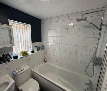 3 bedroom detached house to rent - Photo 3