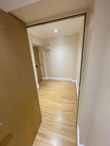 2 Bed Flat, Clarendon Court, SM4 - Photo 5