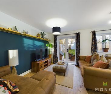 6 Newnes Gardens, Shrewsbury, SY4 3BQ - Photo 1