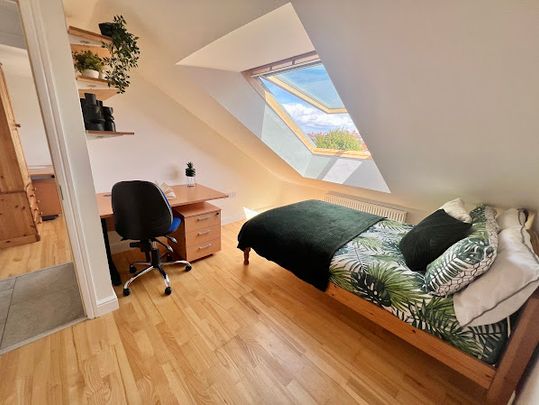 4 Bedrooms, 14 Willowbank Mews Flat 6 – Student Accommodation Coventry - Photo 1