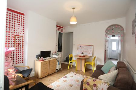 Montague Road (3 bed) - Photo 2