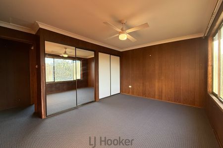 Comfortable & Convenient 2-Bedroom Unit in the Heart of Toronto - Photo 3