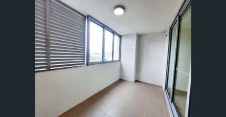 Stunning One Bedroom Apartment in Homebush - Photo 3