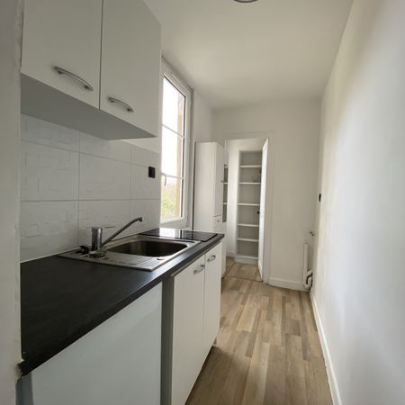 POITIERS - PROCHE NOTRE DAME - studio de 23.62 m² - Photo 4