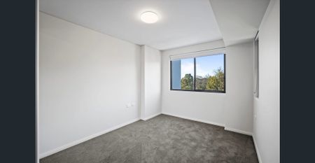 Oversized Apartment Offering Exceptional Comfort and Convenience - Photo 2