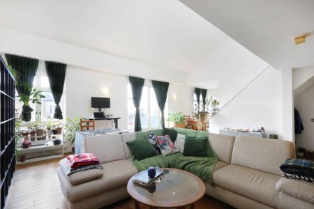 Price £2,200 pcm - Available 30/01/2026 - Part Furnished - Photo 2