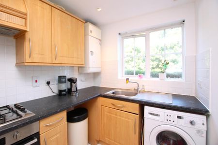 2 bedroom terraced house to rent - Photo 3