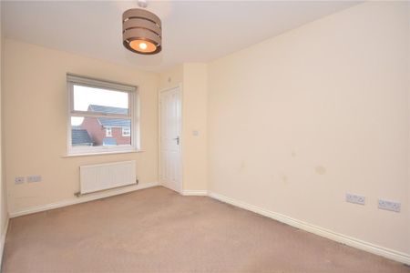 2 bedroom coach house to rent - Photo 4