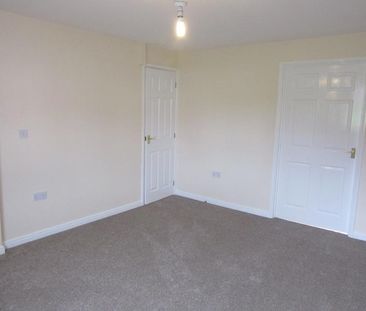 3 bedroom semi-detached house to rent - Photo 6