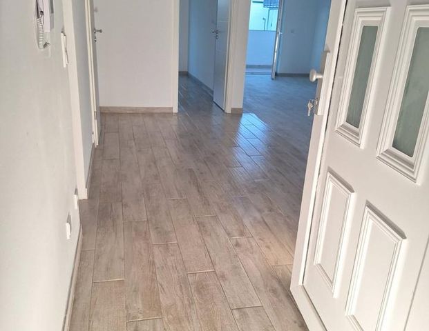 Erstbezug: Stilvolle, lichtdurchflutete 2-Zimmer-Wohnung - Photo 1