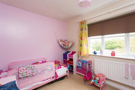 2 bedroom semi-detached house to rent - Photo 3