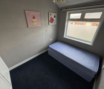 3 bedroom House To Let - Photo 5