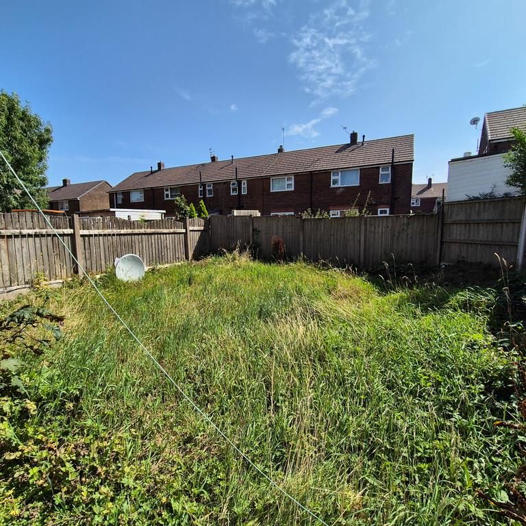 2 bedroom terraced house to rent - Photo 1