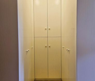 Wohnen wie im Schloss! Großzügige, stilvolle 2-Zimmer-Wohnung mit B... - Photo 4