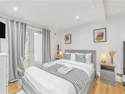 Birdhurst Road, SW18 - Photo 3