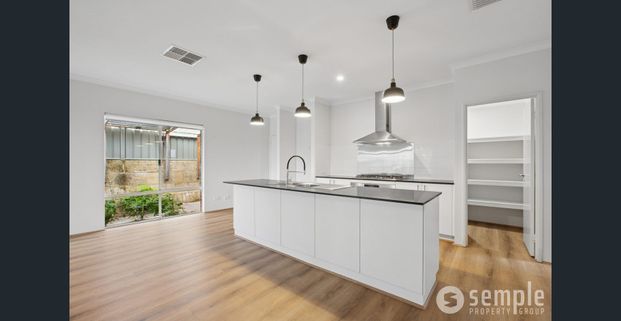 Family Home in Wellard - Photo 1