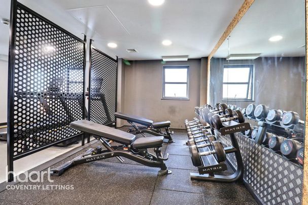 1 bedroom in a flat share to rent - Photo 1