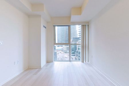 For Lease - 39 Annie Craig Drive Unit# 903, Toronto, Ontario - Photo 4