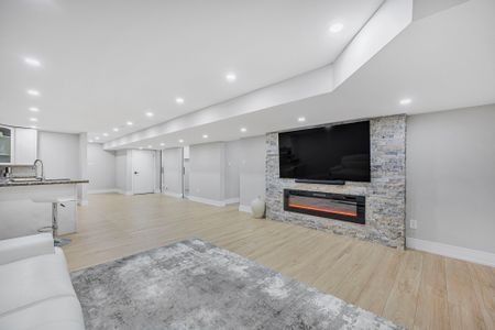 For Lease - 4 BRONZE BIRD Crescent, Clearview, Ontario - Photo 3