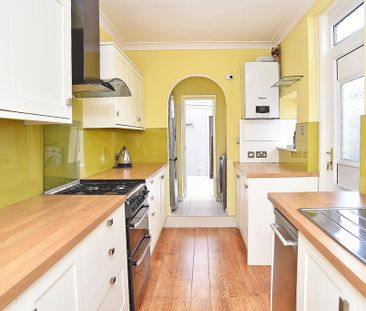 3 bedroom terraced house to rent - Photo 6