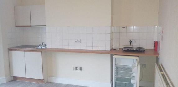 1 bedroom house of multiple occupation to rent - Photo 2