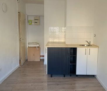 Location Appartement 1 pièce 17m² MARSEILLE 1er - Photo 1